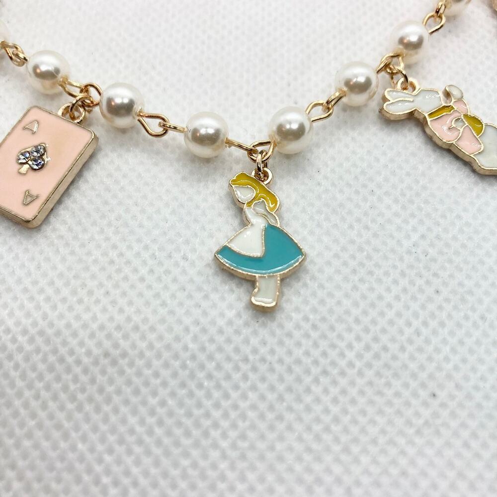 Alice in Wonderland Bracelet Faux Pearl - Picture 4 of 7